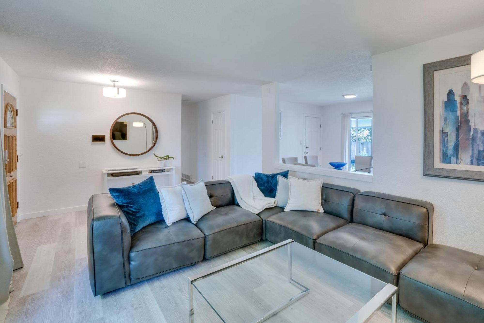 Centennial Home With Covered Patio And Fire Pit! Екстер'єр фото