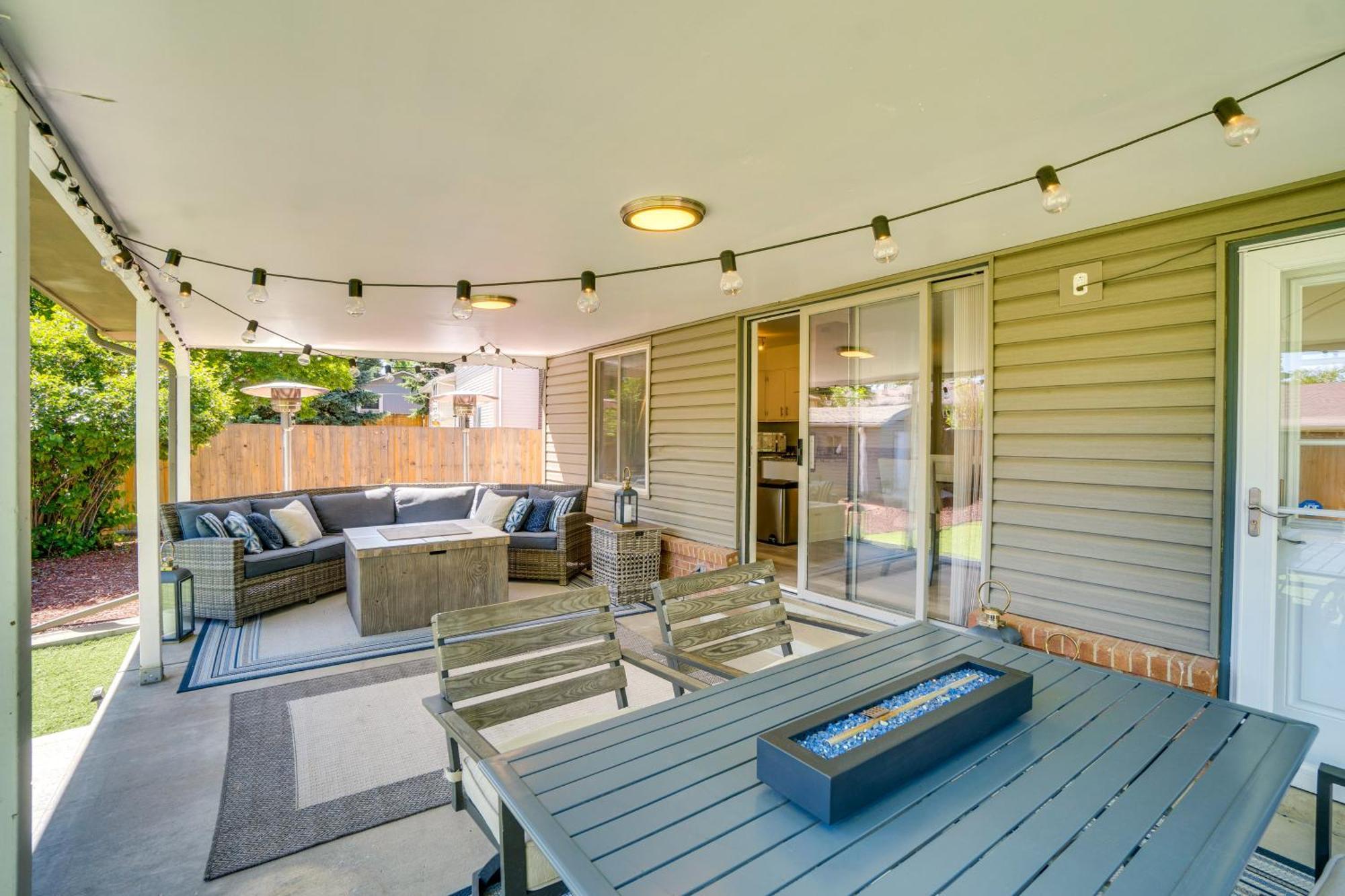 Centennial Home With Covered Patio And Fire Pit! Екстер'єр фото